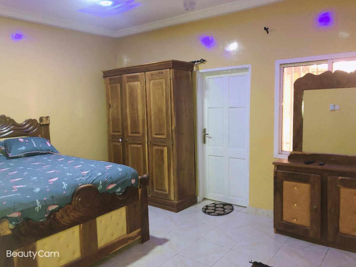 Awamuulamin Manneh Guest House Abuko Ngoại thất bức ảnh