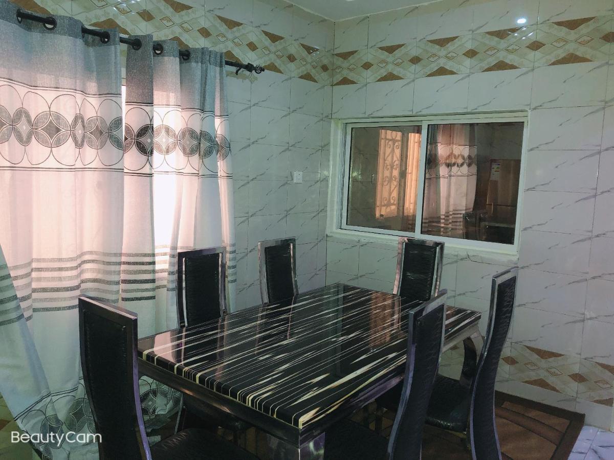 Awamuulamin Manneh Guest House Abuko Ngoại thất bức ảnh