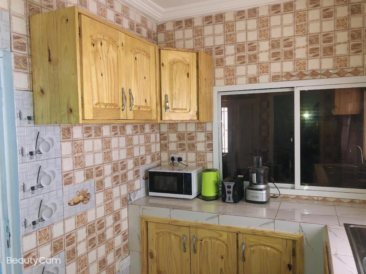 Awamuulamin Manneh Guest House Abuko Ngoại thất bức ảnh
